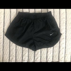 Medium all black Nike shorts. Good condition.